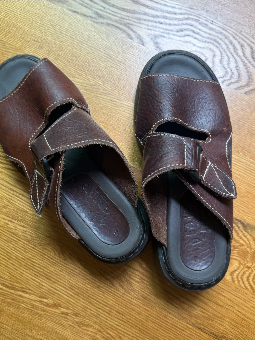 Beaver Creek Y2K Brown Leather Slide Platform Sandals | Made in Spain | Size 6